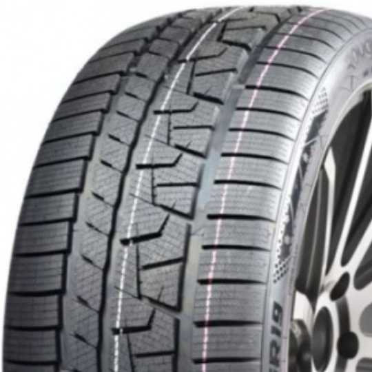 Royal Black Royal Winter UHP 235/45 R 18 98V